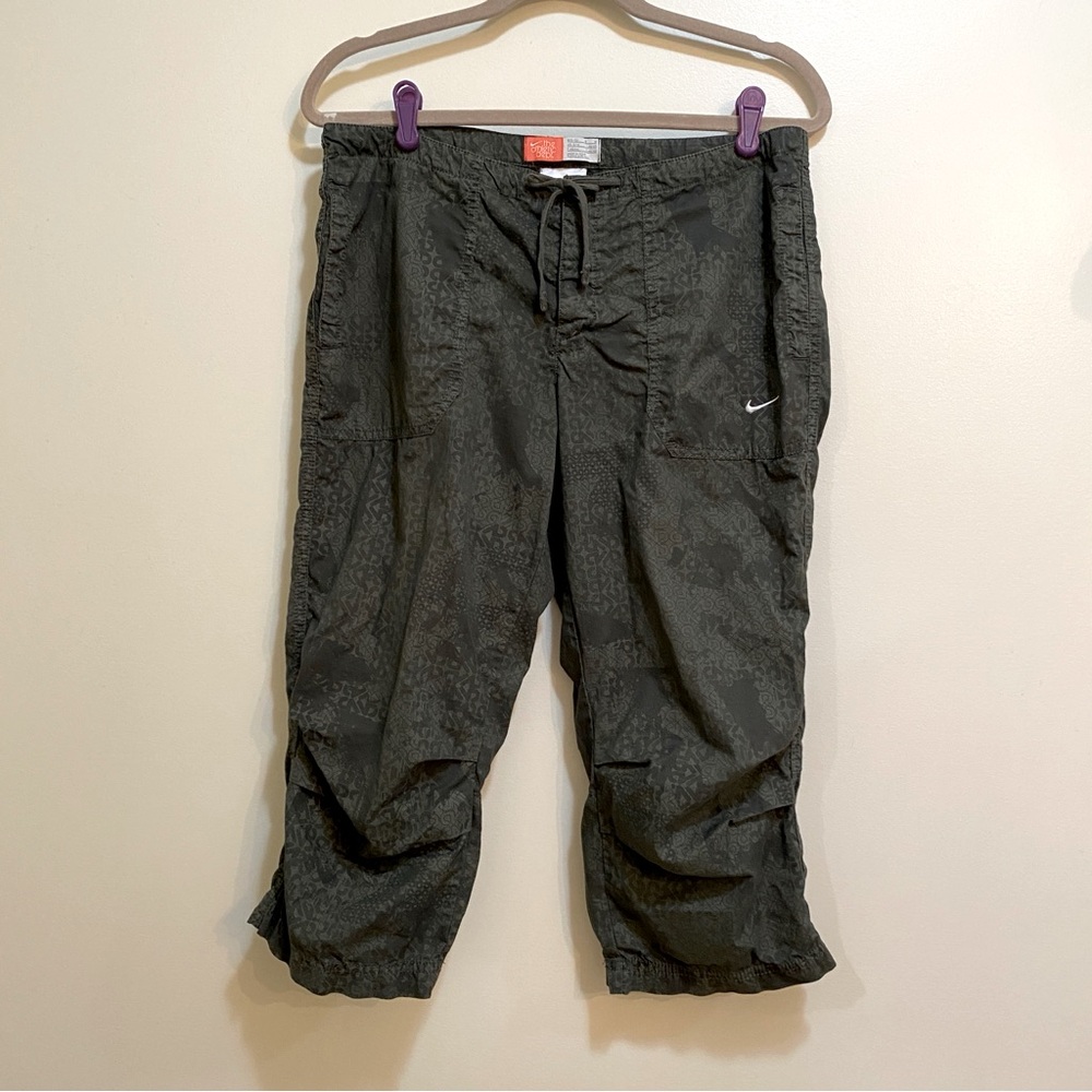 Nike green capri pants
